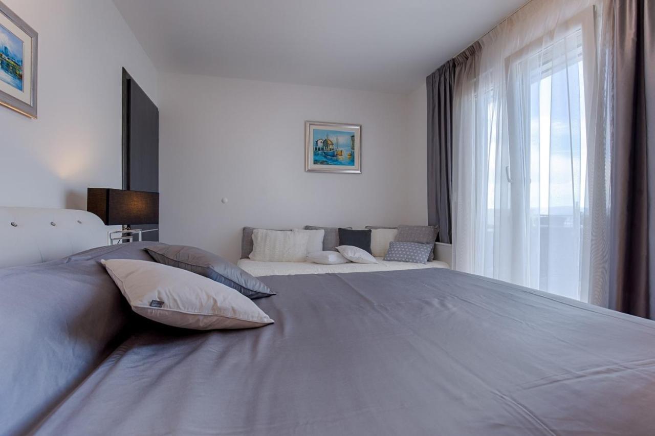 Holiday House Queens With Sea View Selce Dış mekan fotoğraf