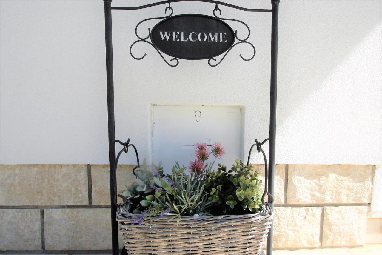 Holiday House Queens With Sea View Selce Dış mekan fotoğraf