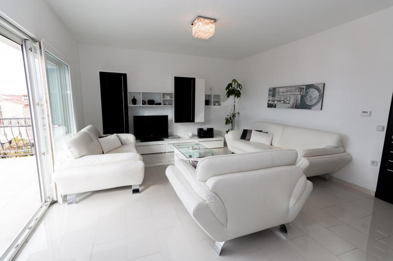 Holiday House Queens With Sea View Selce Dış mekan fotoğraf