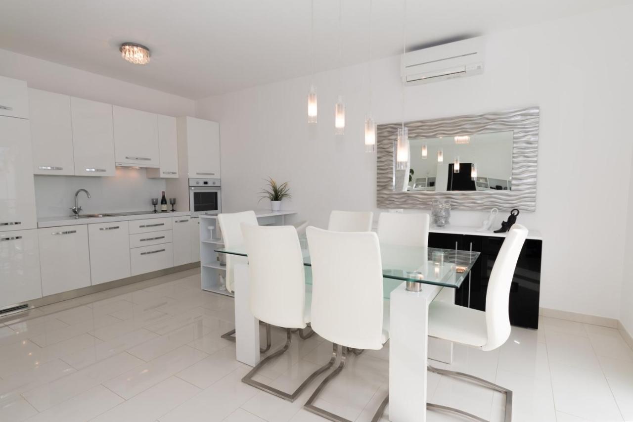 Holiday House Queens With Sea View Selce Dış mekan fotoğraf