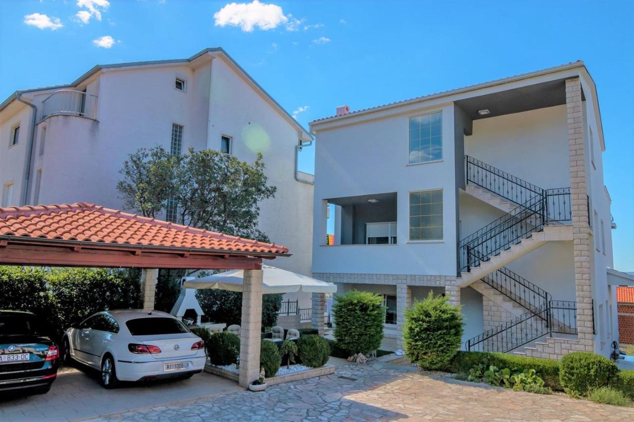 Holiday House Queens With Sea View Selce Dış mekan fotoğraf